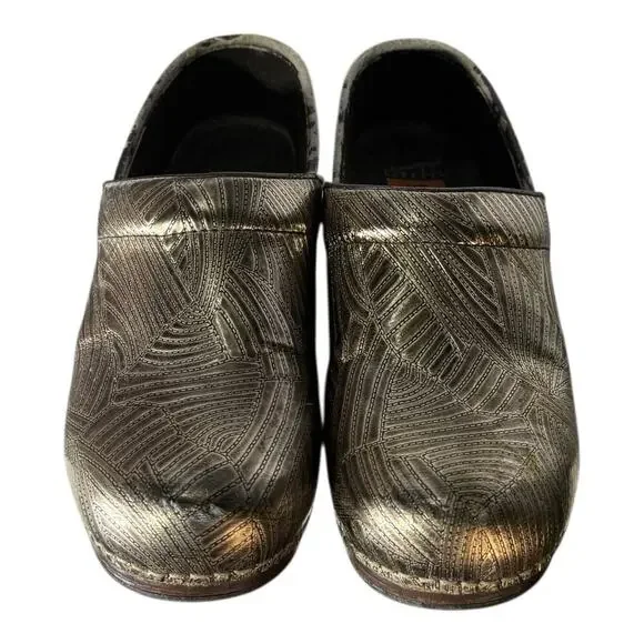 Dansko XP Women’s Embossed Career Nursing Clogs Gold Size 39 US 8.5 - Picture 3 of 9